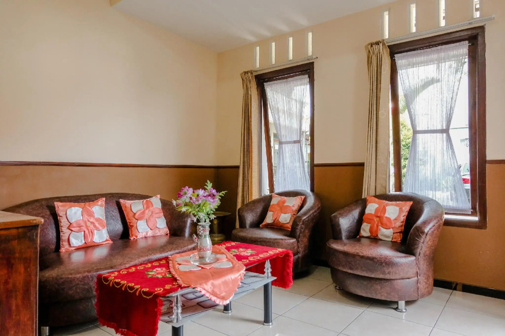 OYO 1028 Garuda Residence