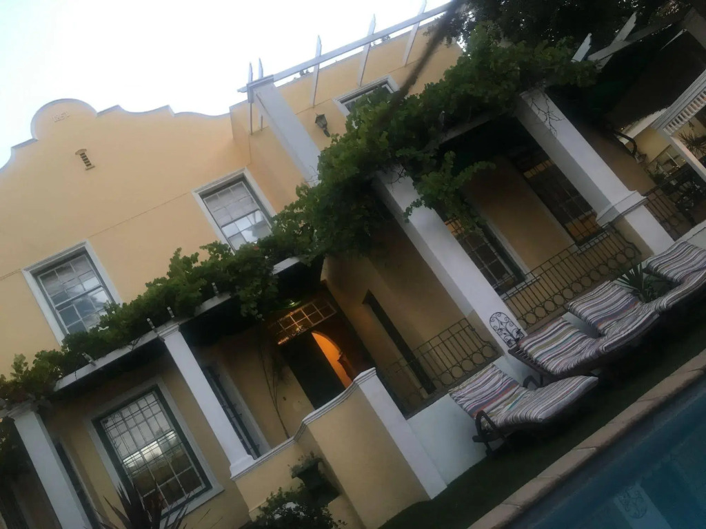 Mountain Manor Guest House & Executive Suites