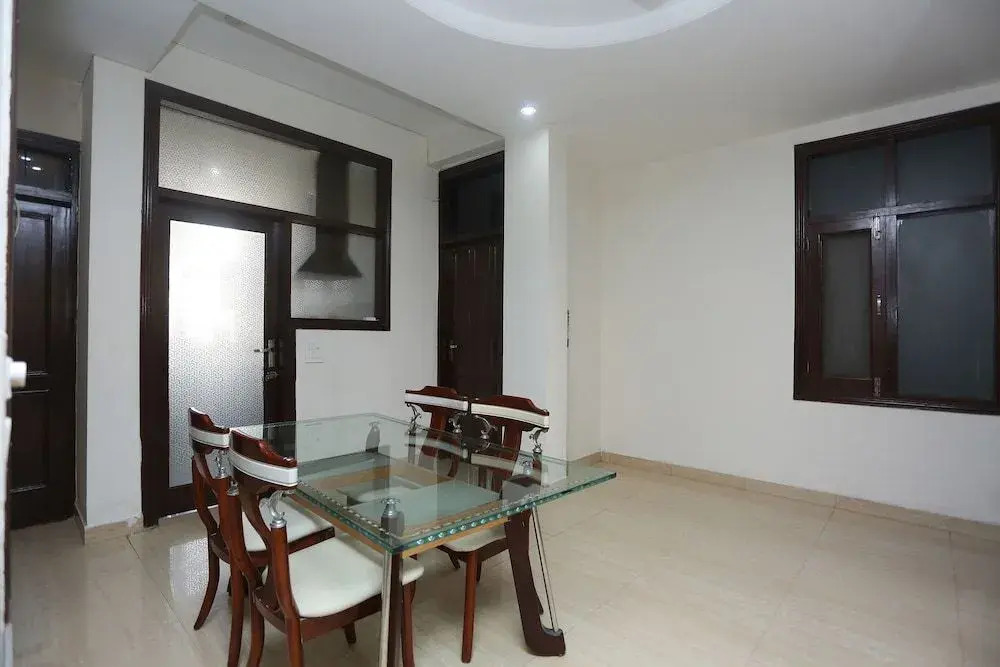 OYO 22867 Crystal Residency