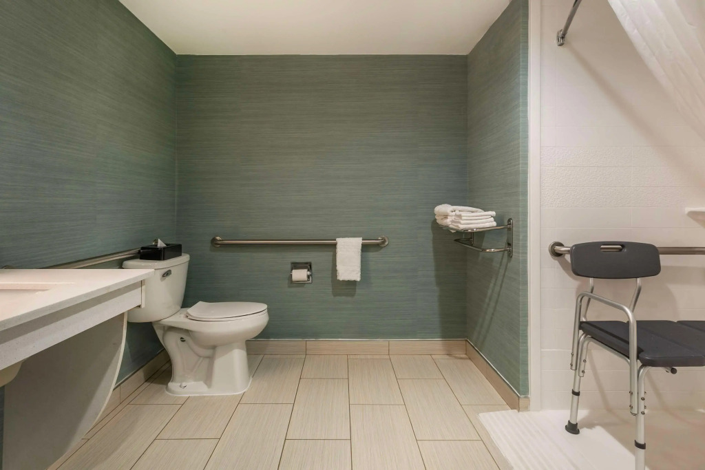 Best Western Plus New Englander