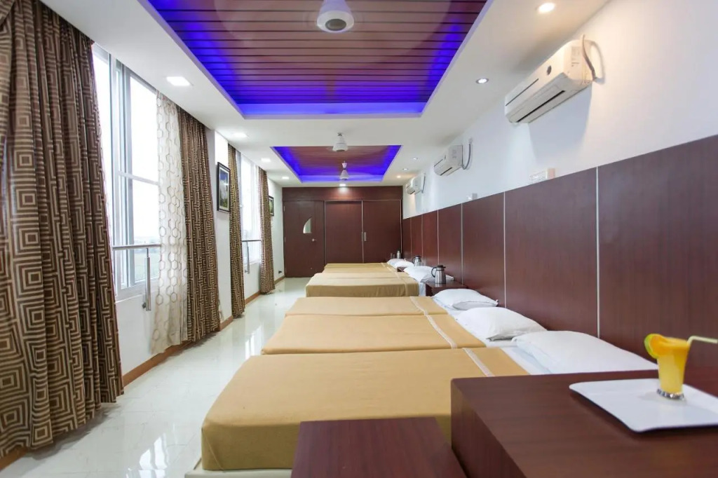 Rajmahal Inn