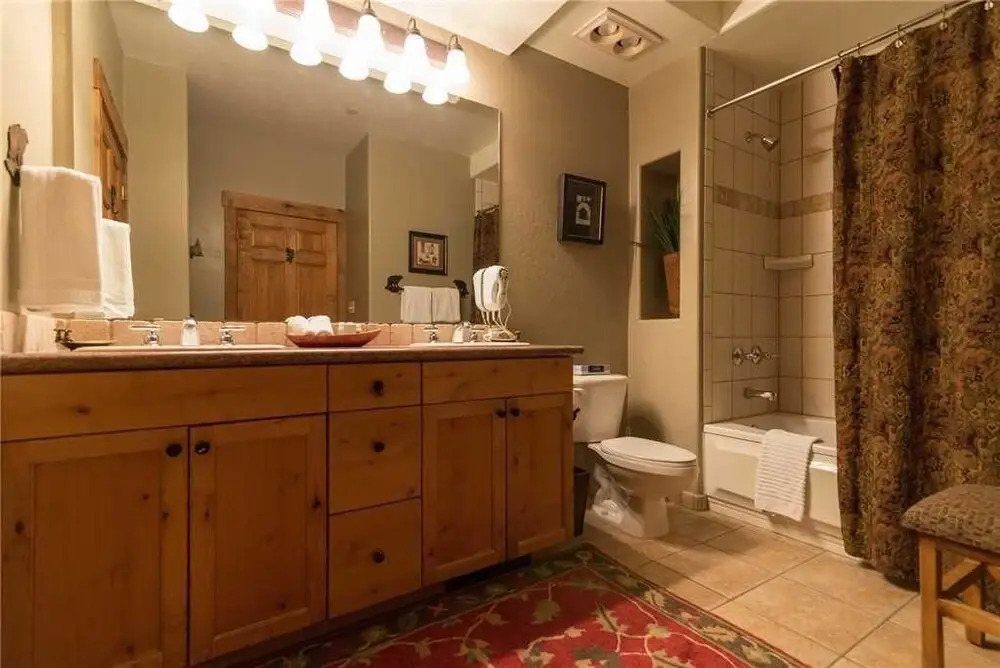 2211 Timberline Lodge, Trappeur's Crossing Apartment 1