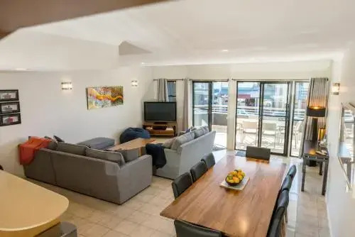 Byron Bay Accom Unit 2 8 Lawson Street, Byron Bay - Absolute Solace