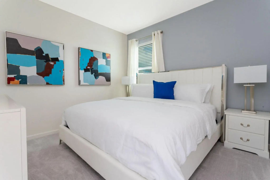 Large themed bedroom home near Disney