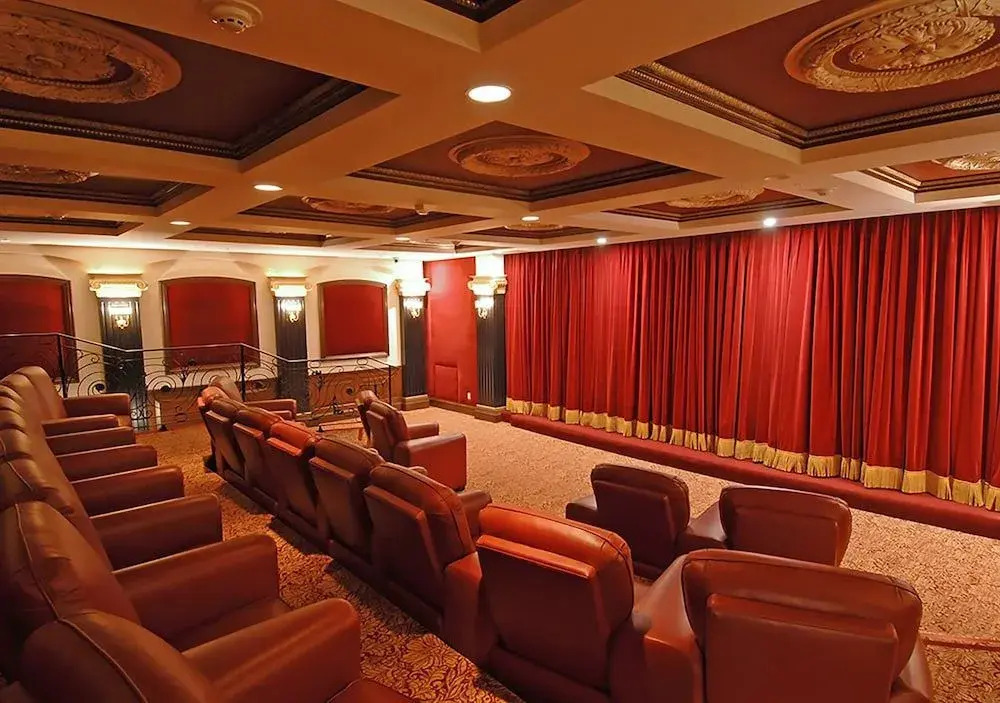 LAs Premier Apartments