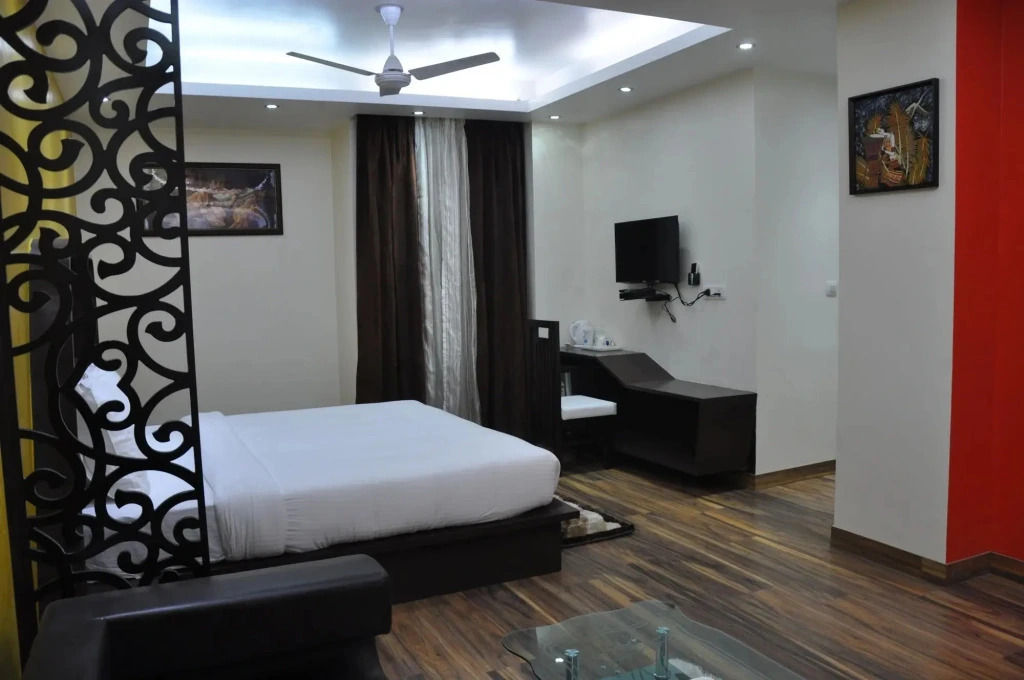 Hotel Only Suites
