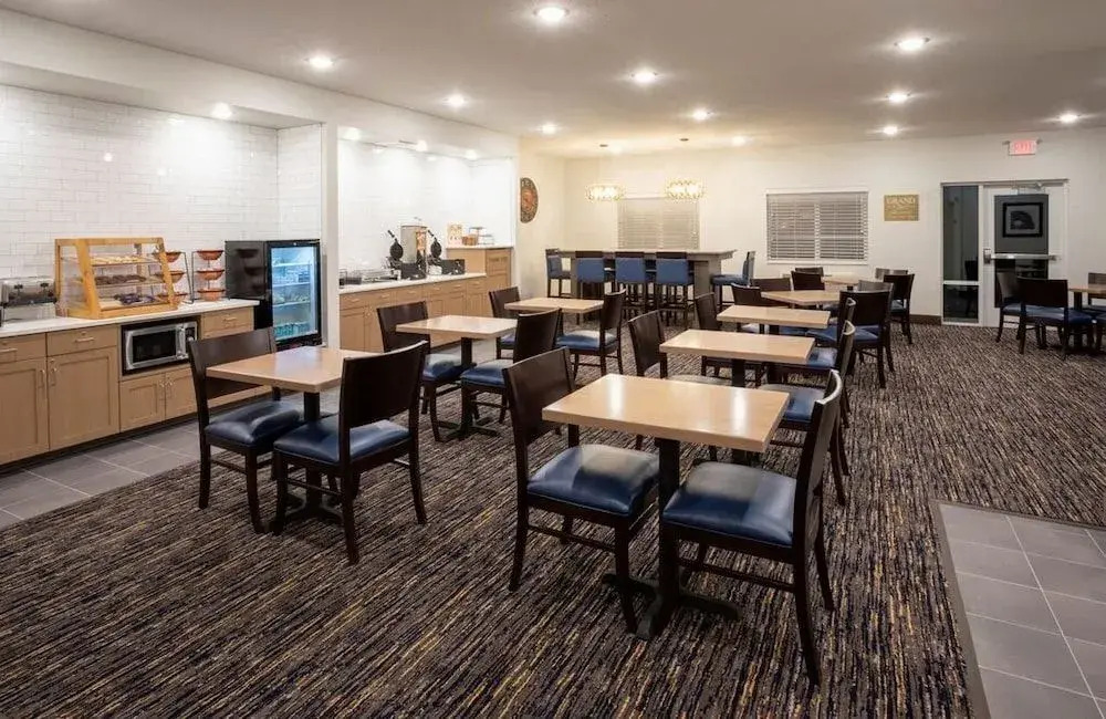 Little Crow Hotel & Conference, Trademark by Wyndham