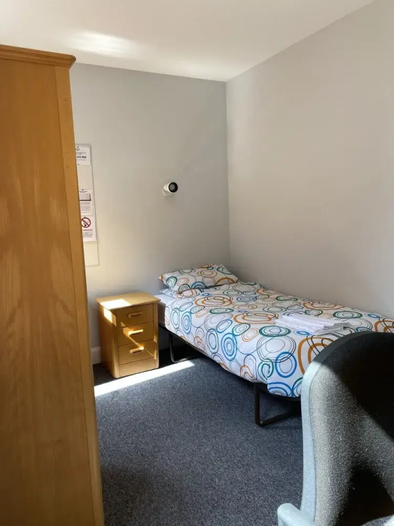 Rooms for Students Only CRICKLEWOOD LANE