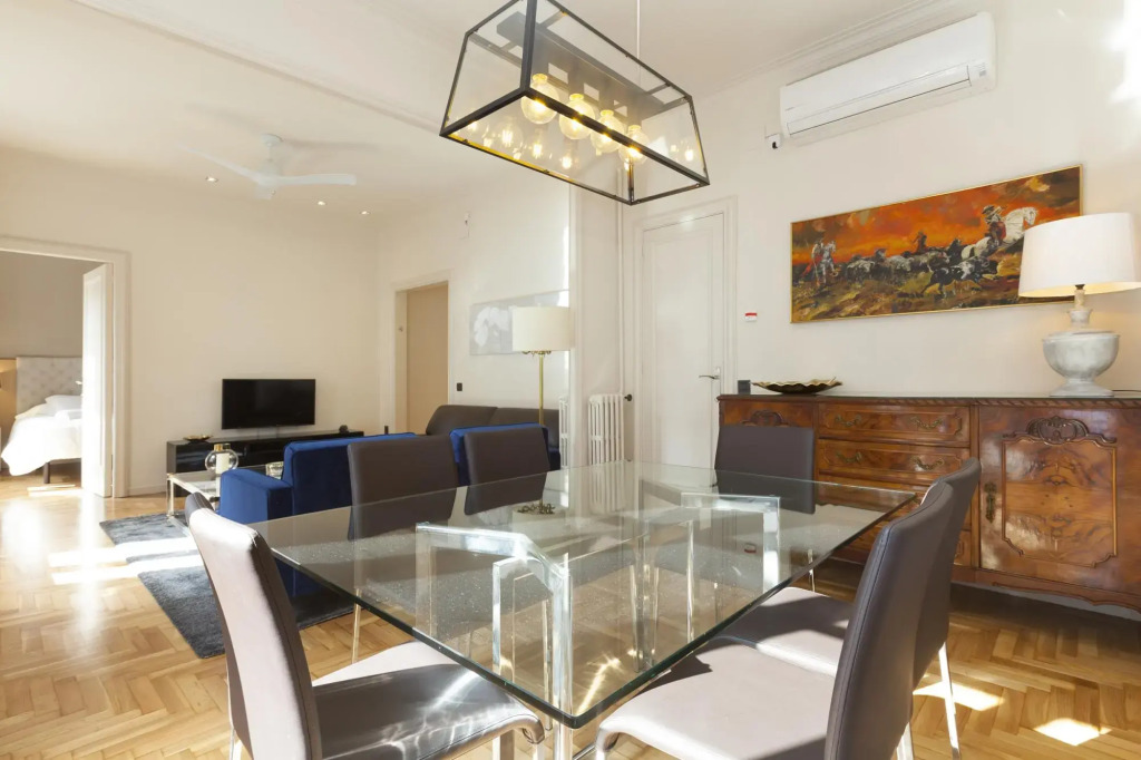 SAGRADA FAMILIA   Sagrada Familia Luxury Flat for 6