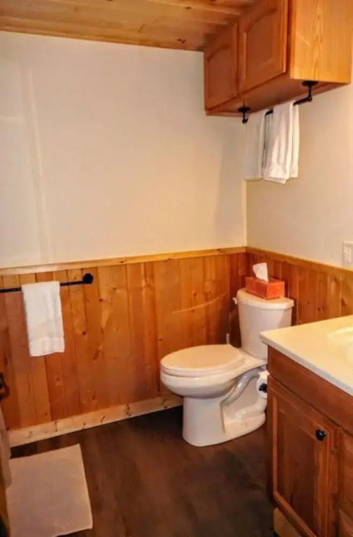 Knotty Pine Resort- White Pine 2 Bedroom Condo