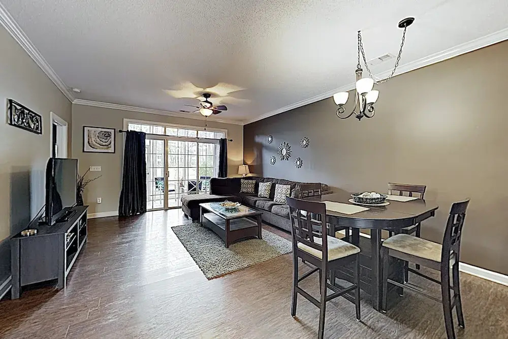 New Listing! Golfers Haven W/ Pool, Beach Shuttle 2 Bedroom Condo