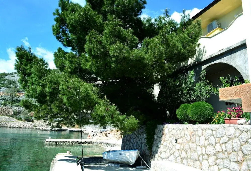 Maris - Next to the Beach - A1