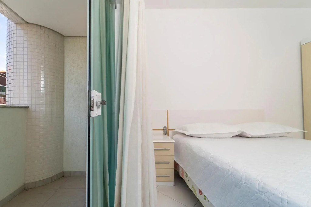 Apartamento 2 dormitórios no centro de Bombinhas