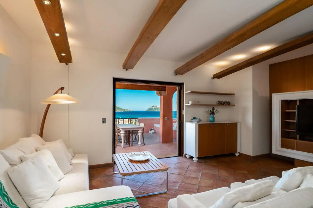 The Tavolara apartment is a very spacious three-room apartment (about 100 square meters) consisting-Tavolara