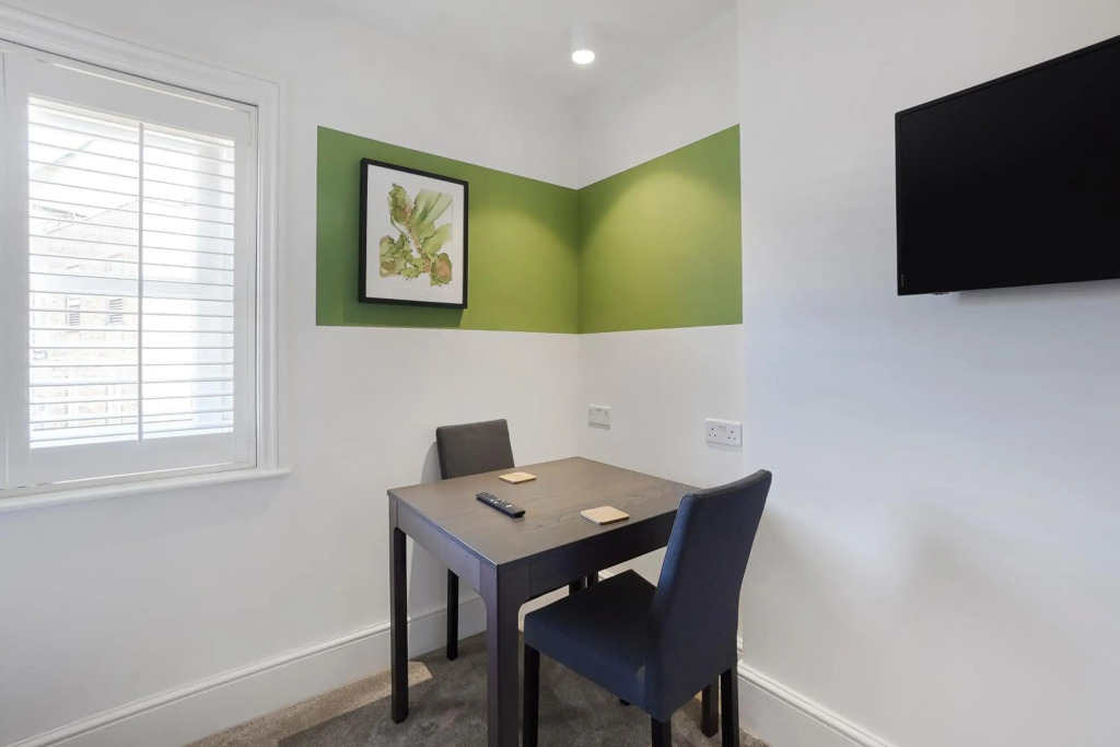 Self contained eco-studio apartments Perfect for contractors Pets welcome Like a hotel but better Pure Abodes serviced accommodation