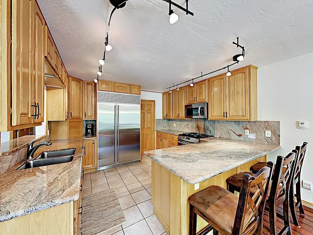 4501 Vail - 5 Br Duplex