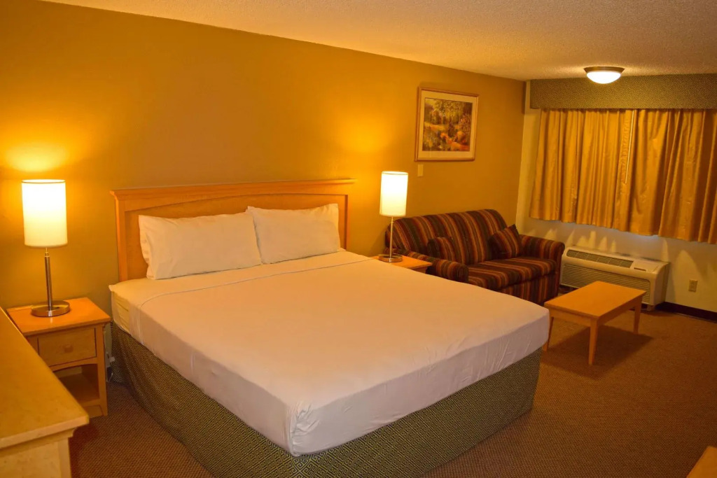 Olympic Inn & Suites