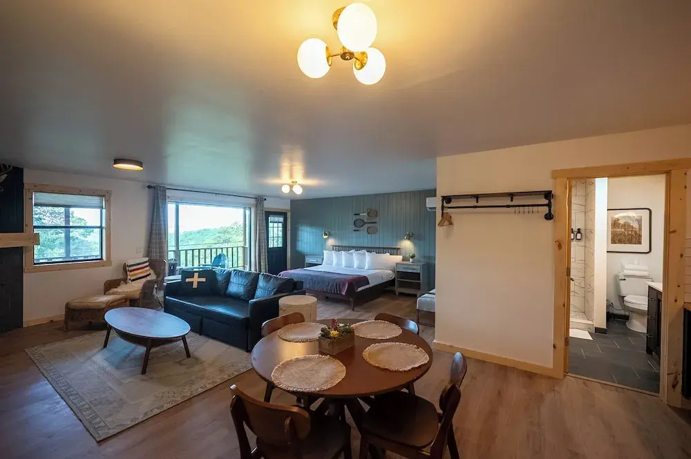 The Woodsman Lodge