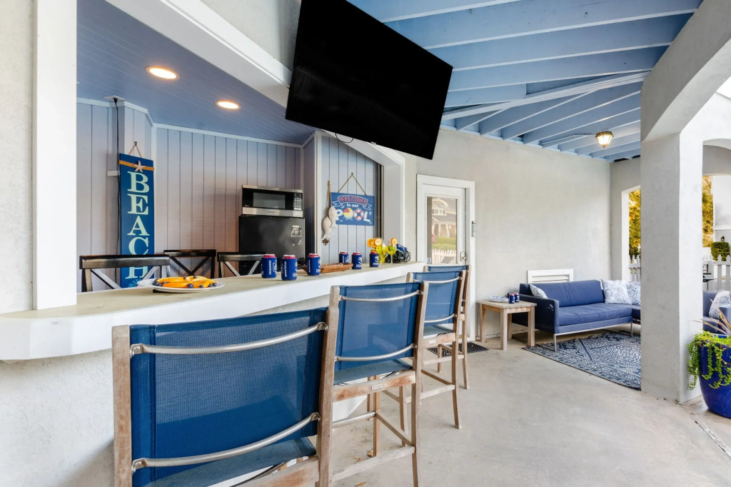 Steps to Beach Pool, Hot Tub, Fire Pit 7br, Sleeps 18 Cobalt Coast