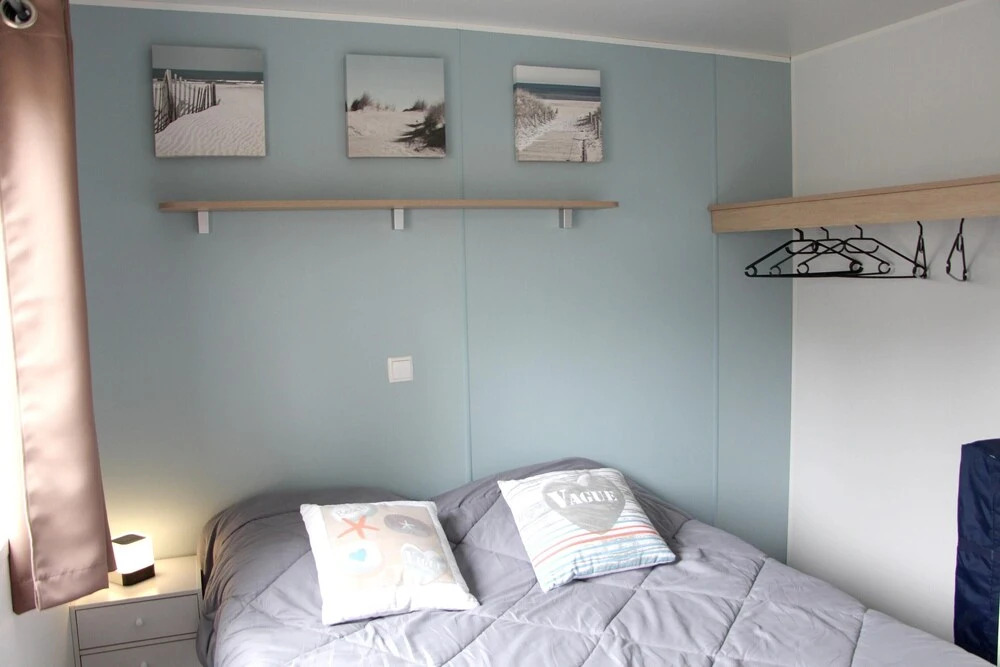 Property With 2 Bedrooms in Saint-julien-en-born, With Pool Access and
