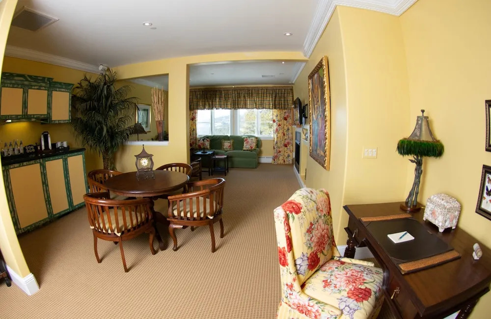 The Guest House at Keyah Grande