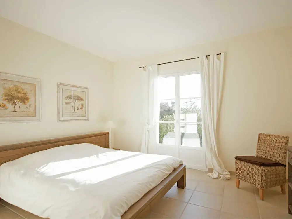 A beautiful new luxury villa close to Uzès.