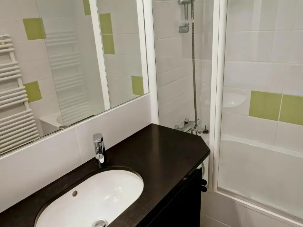 Appartement La Tania, 3 pièces, 8 personnes - FR-1-513-37