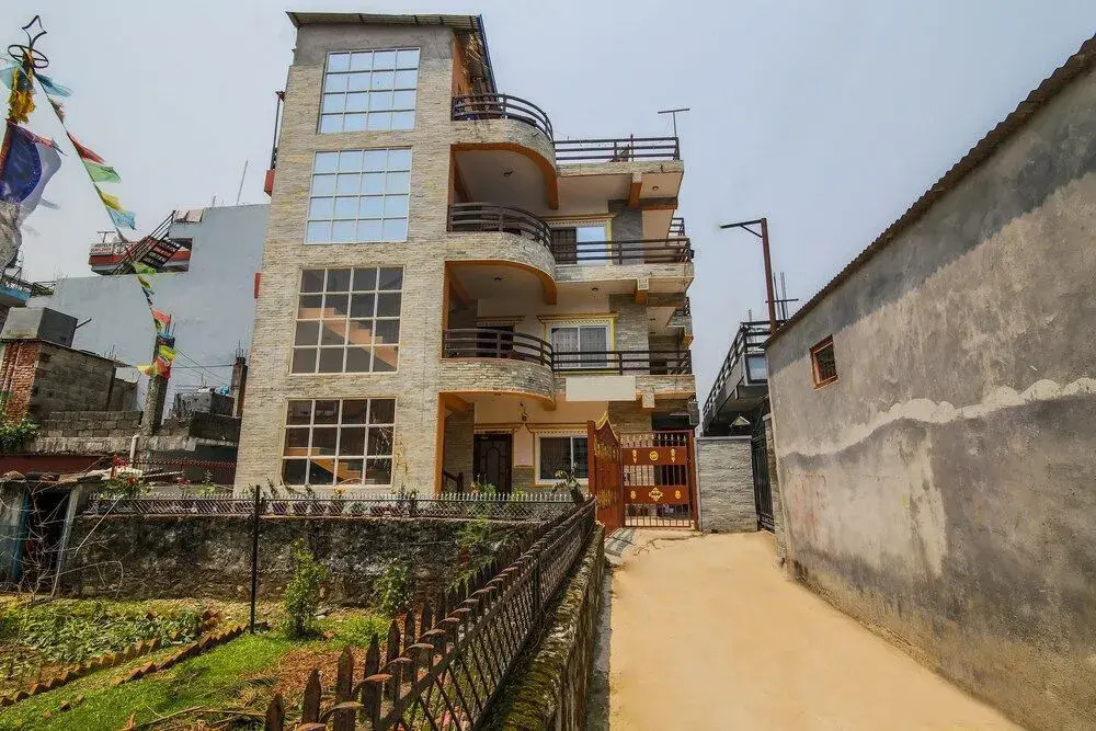 Oyo 382 Hotel Dela Mount