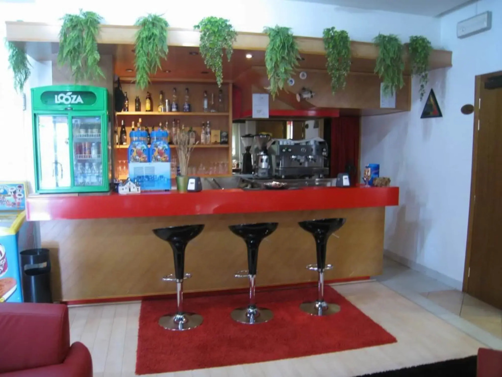 Hotel Canasta