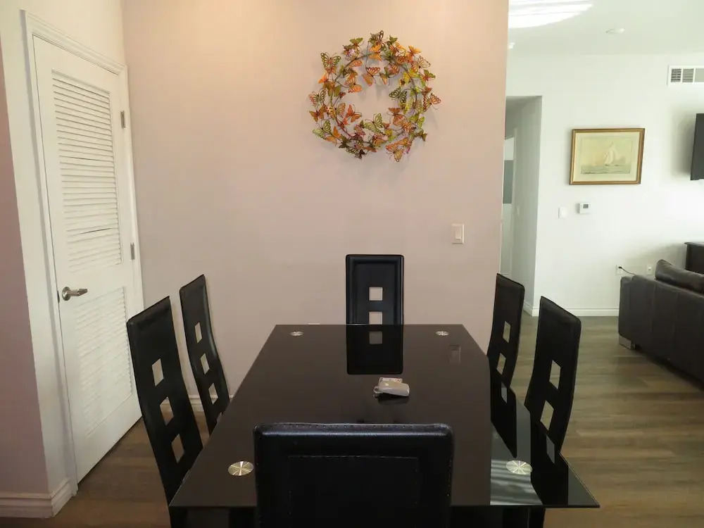 Fully Furnished Apartments near CSUN
