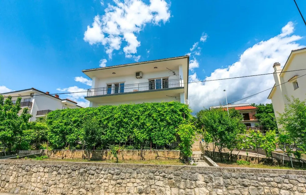 Amazing Apartment in Crikvenica With Wifi and 3 Bedrooms