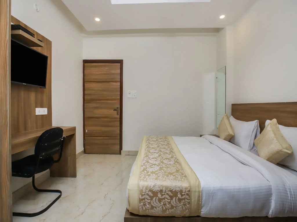 OYO 22235 Mint Residency