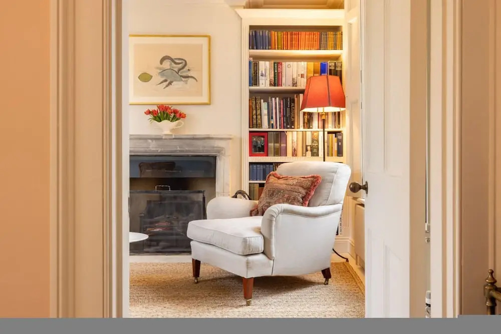 London Living 3 Bedroom Home in Chelsea