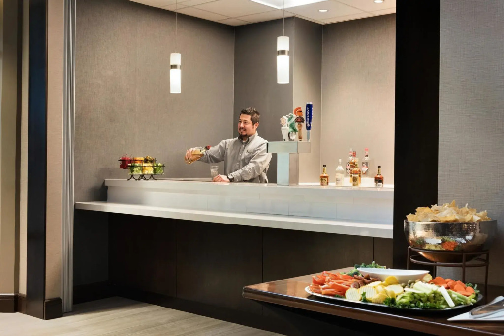 Embassy Suites by Hilton Chicago Lombard
