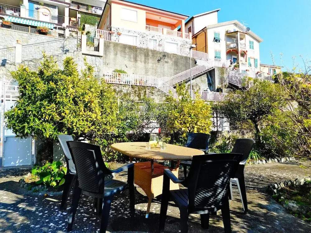 Villa Unifamiliare con Posto Auto