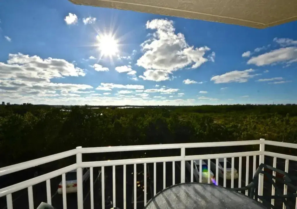 Sunrise Suites by TO