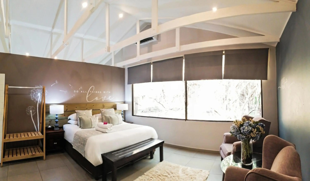 Emdoneni Lodge with Zululand Cat Conservation Project