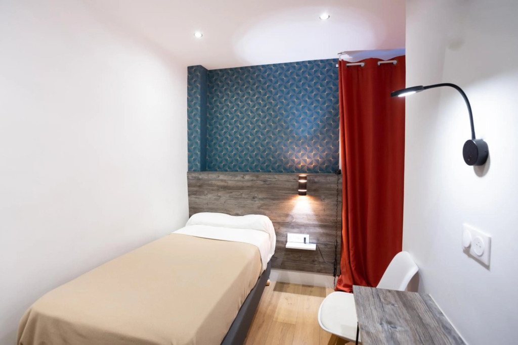 Hotel Leonard De Vinci 75011