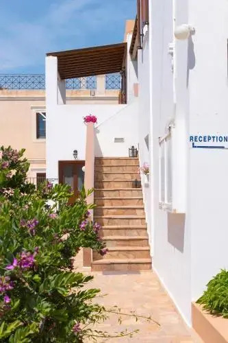 Aparthotel 3 Stars Finikas