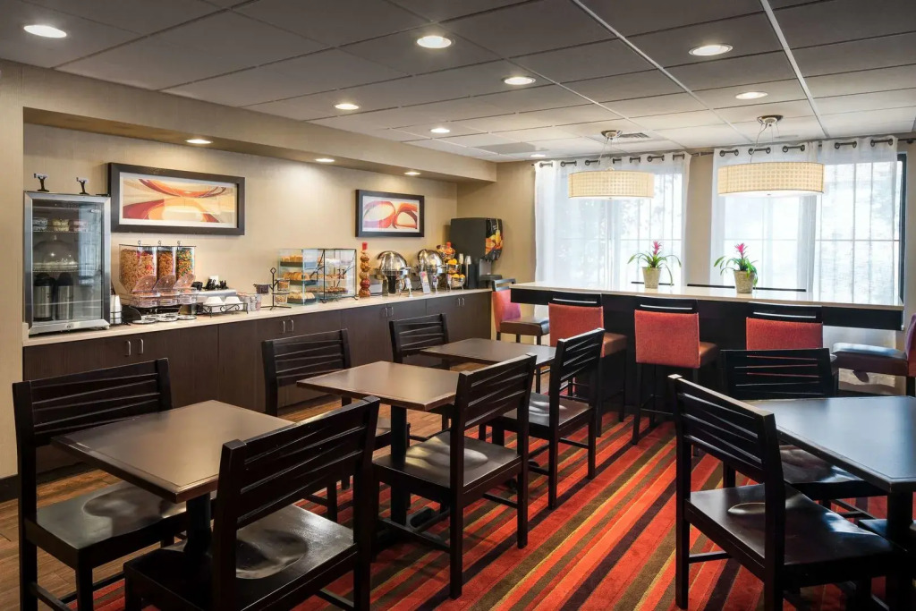 Spark by Hilton Denver International Airport
