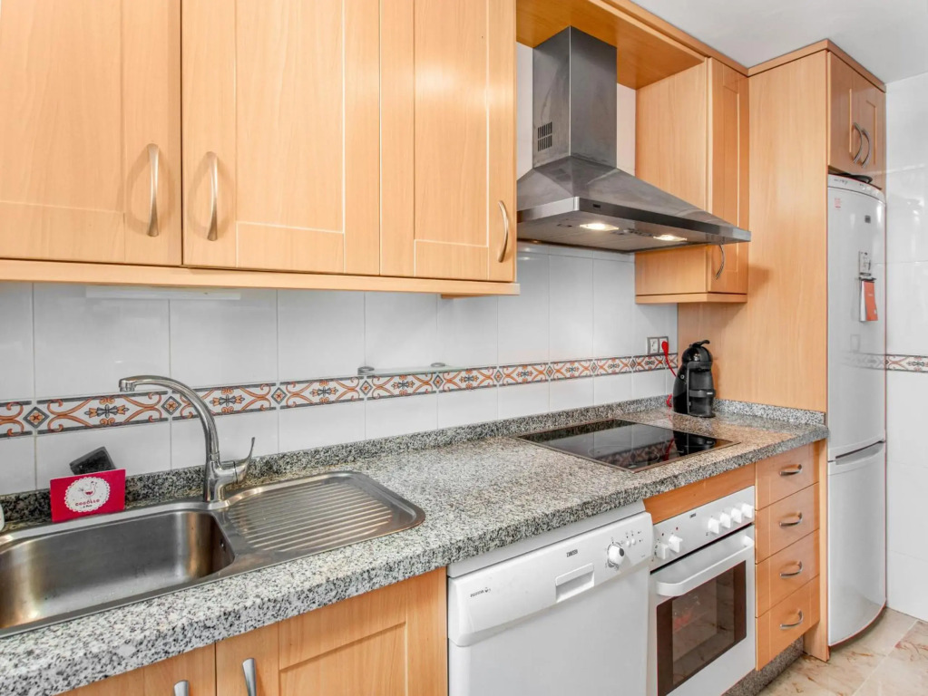 2091- Apt close from all amenities