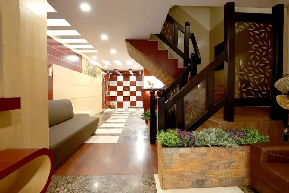 Hotel Monarch International