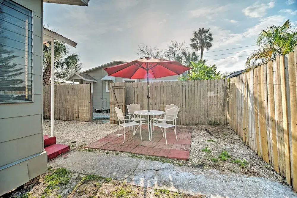 Quiet Cottage < 1/2 Mi to Gulf Coast & Boardwalk!
