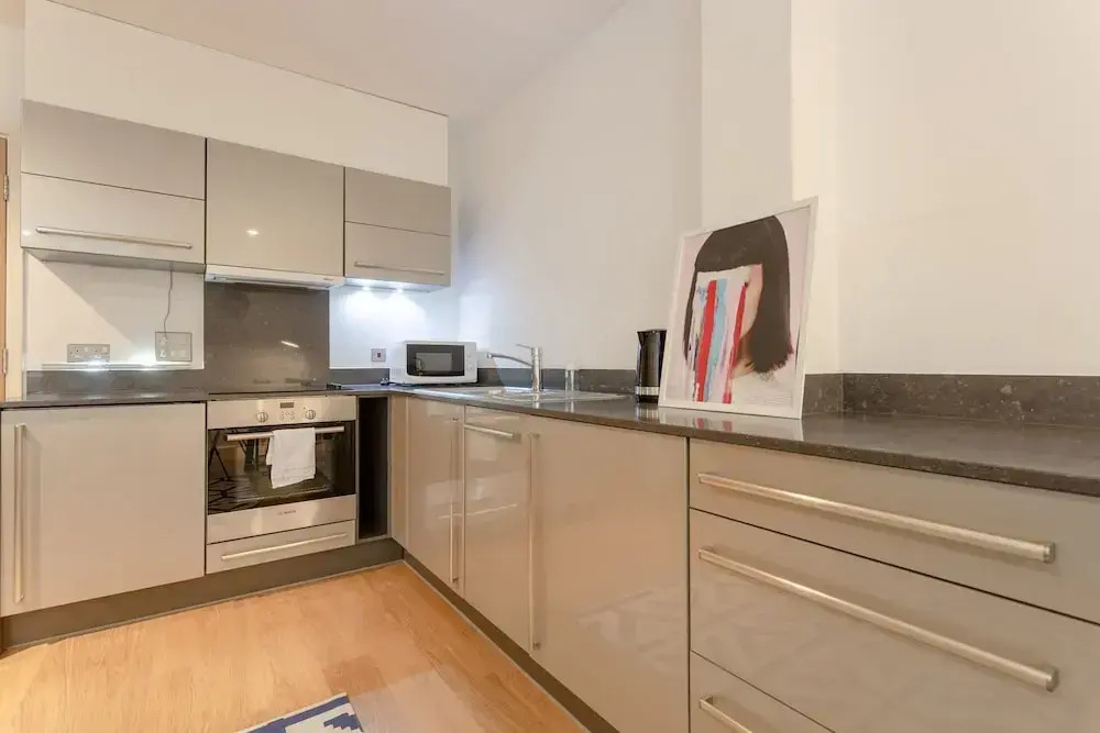 Lovely Modern Studio In Limehouse