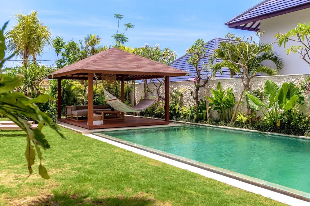 Villa Nonnavana - 12-minute walk to Batu Bolong Beach
