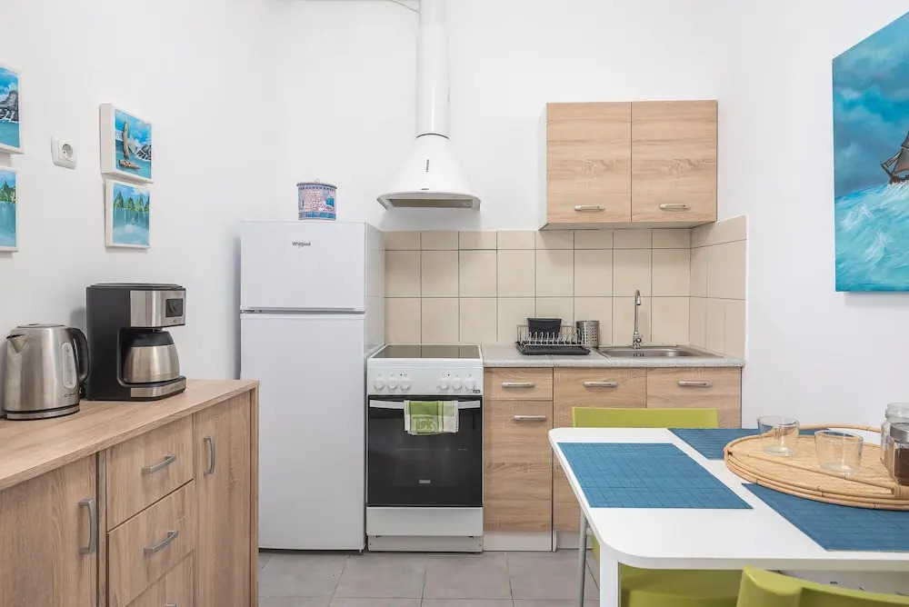 Cloudkeys Spacious Family Home in Thisio