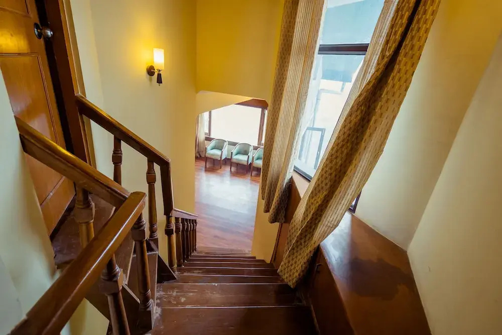 OYO 12429 Home Vintage 3BHK Villa Library Road