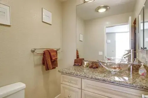 Waterfront Getaway 4 Townhouse