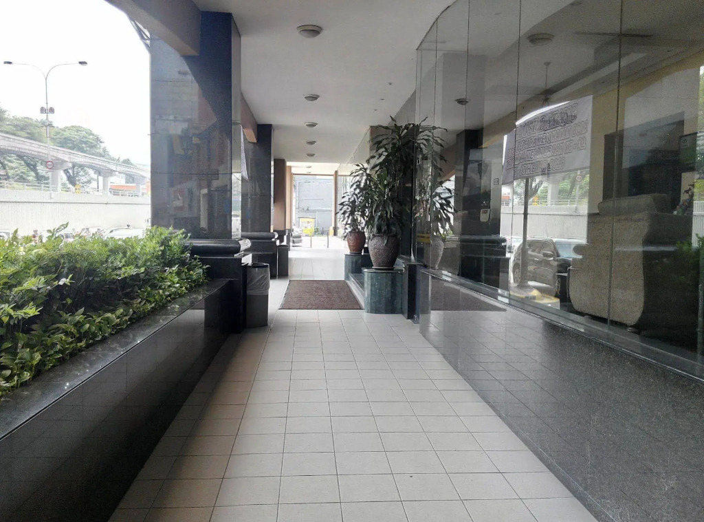 Mandarin Court Hotel