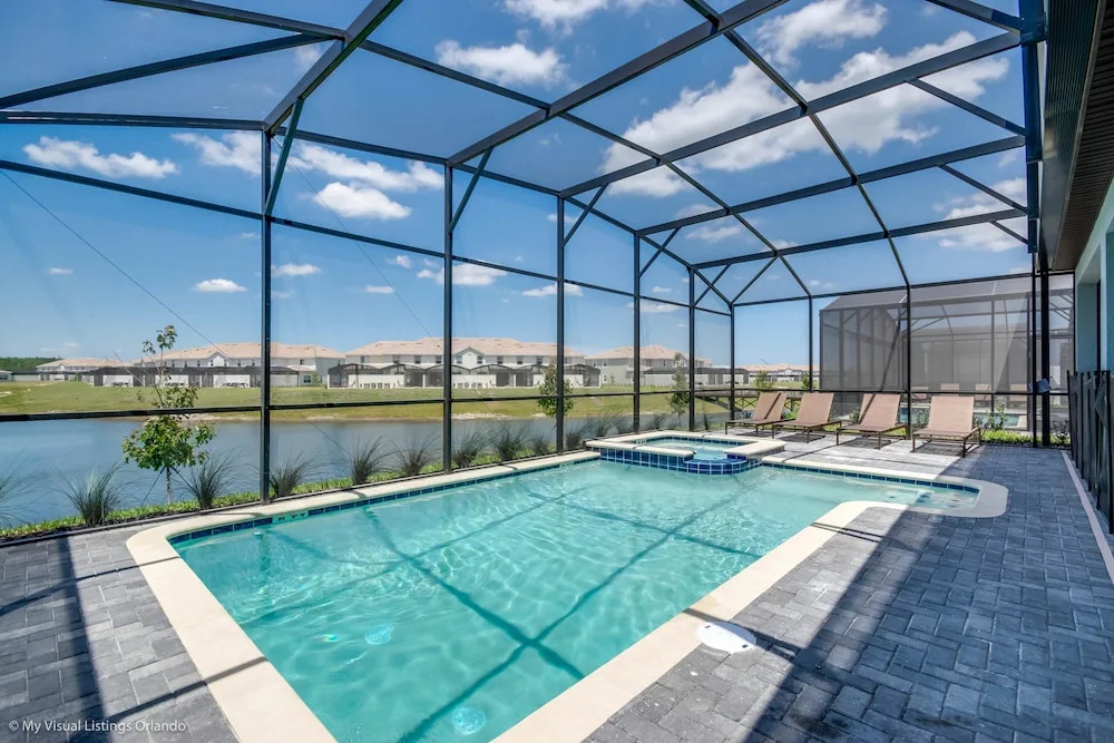 8 BR Villa With Games Room